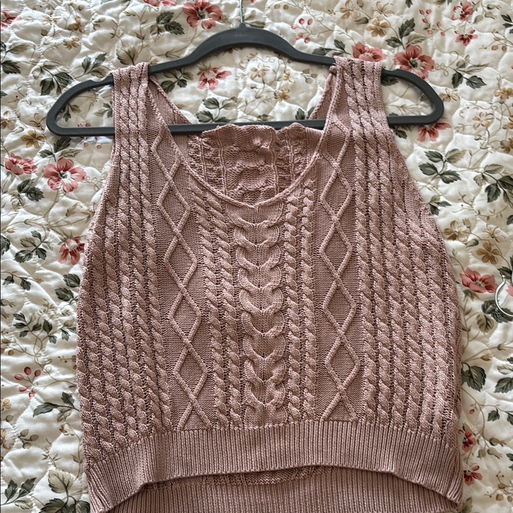 Cable Knit Sleeveless Sweater in Brown